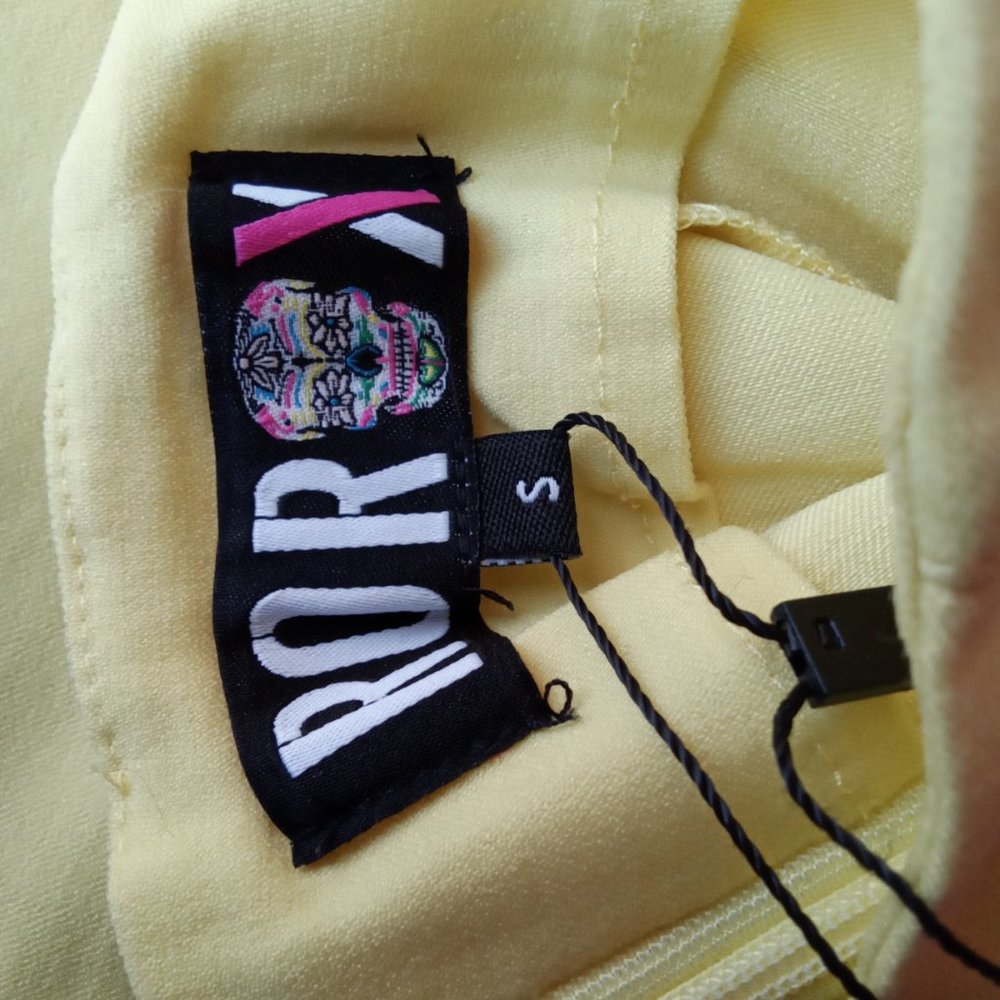 Ro Rox cropped capris - Picture 2 of 2